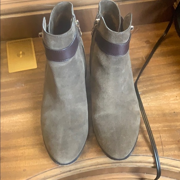 Coach ankle high Booties - Picture 2 of 7